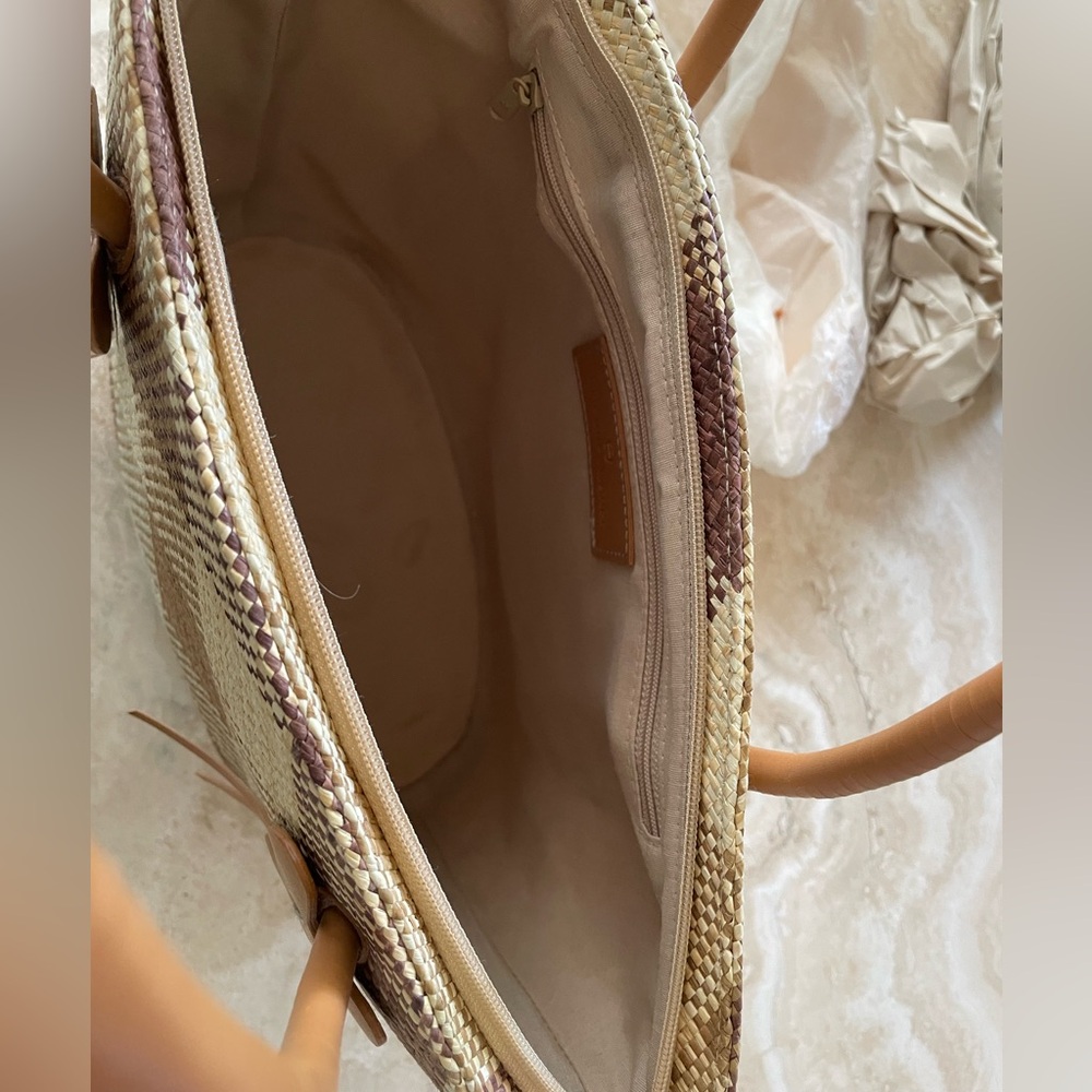 *NWT* Etienne Aigner Straw Tote, Camel color - Picture 7 of 12